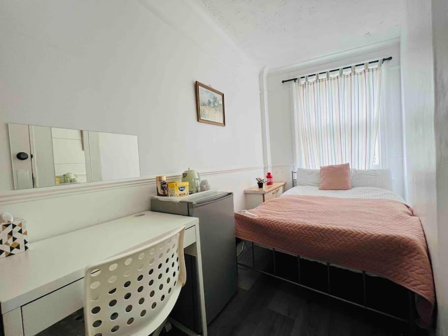 St Pancras Private Rooms Лондон Экстерьер фото