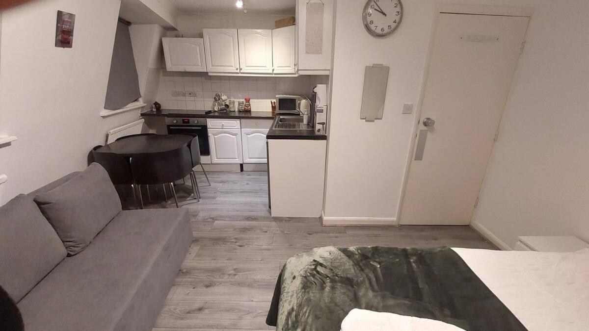 St Pancras Private Rooms Лондон Экстерьер фото